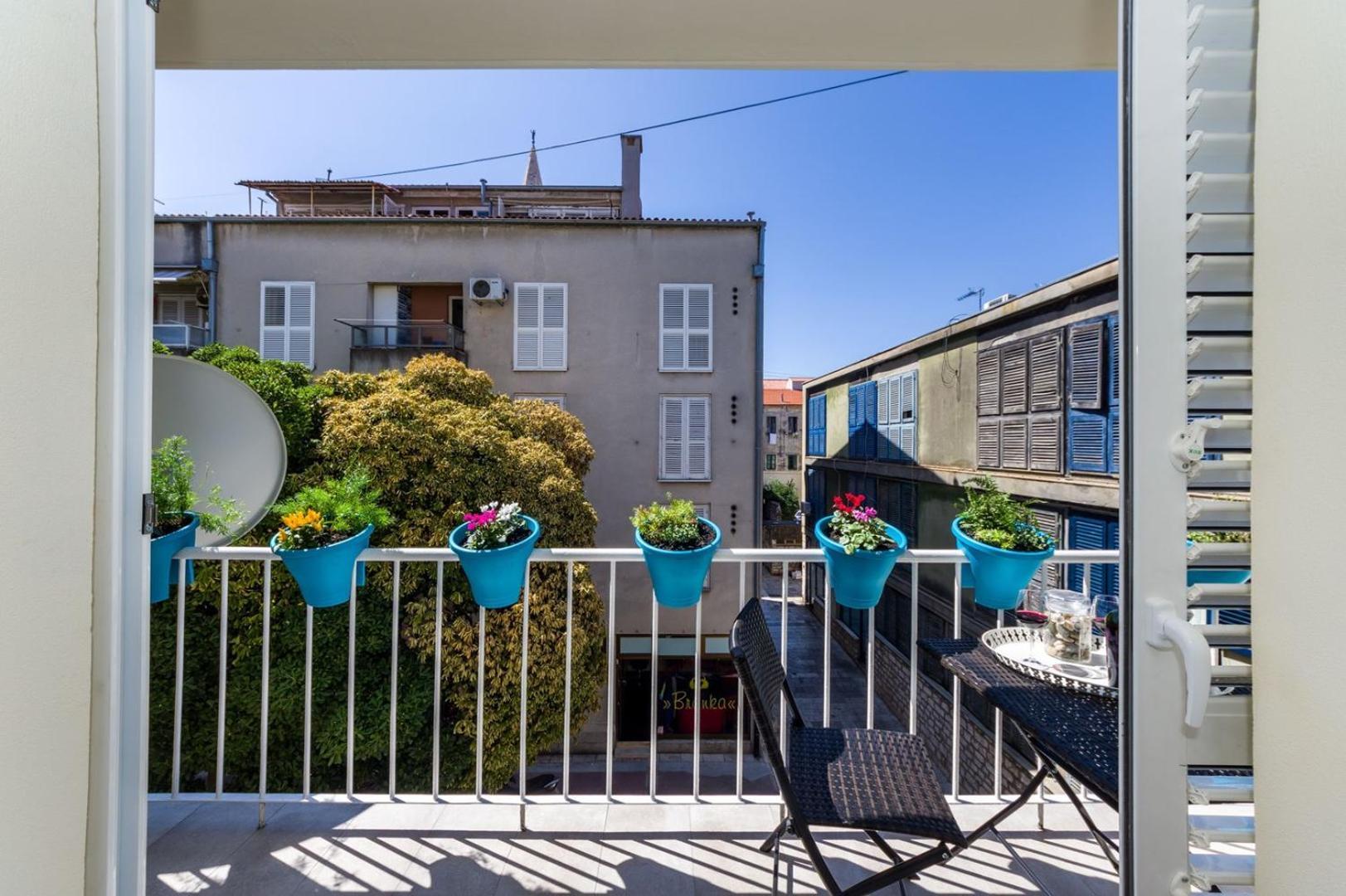 Ema 2Br Apt. In Old Town Centre Zadar Exteriör bild