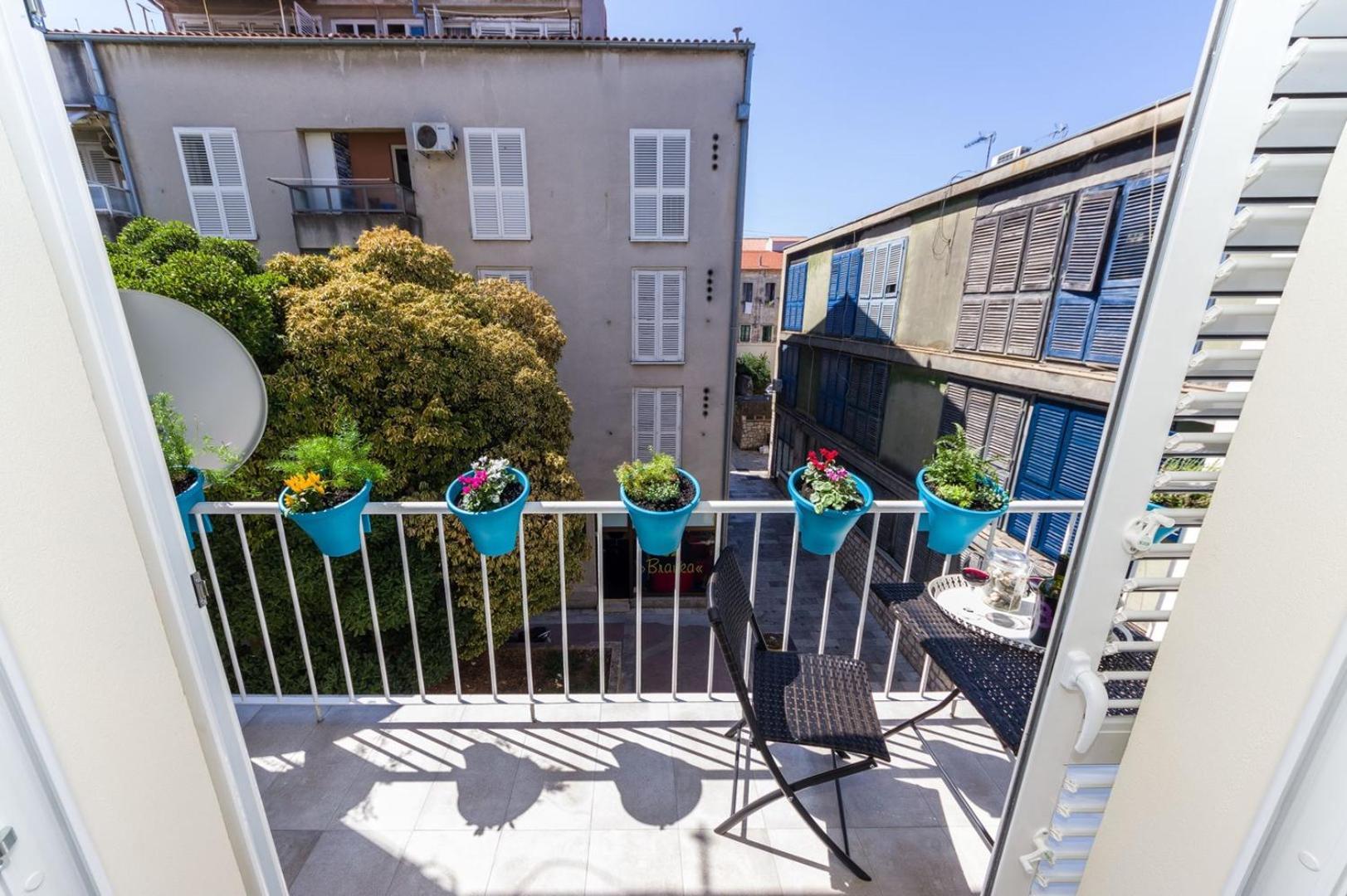 Ema 2Br Apt. In Old Town Centre Zadar Exteriör bild
